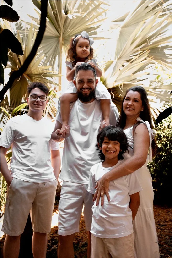 Marisa Amorim com o marido e os filhos